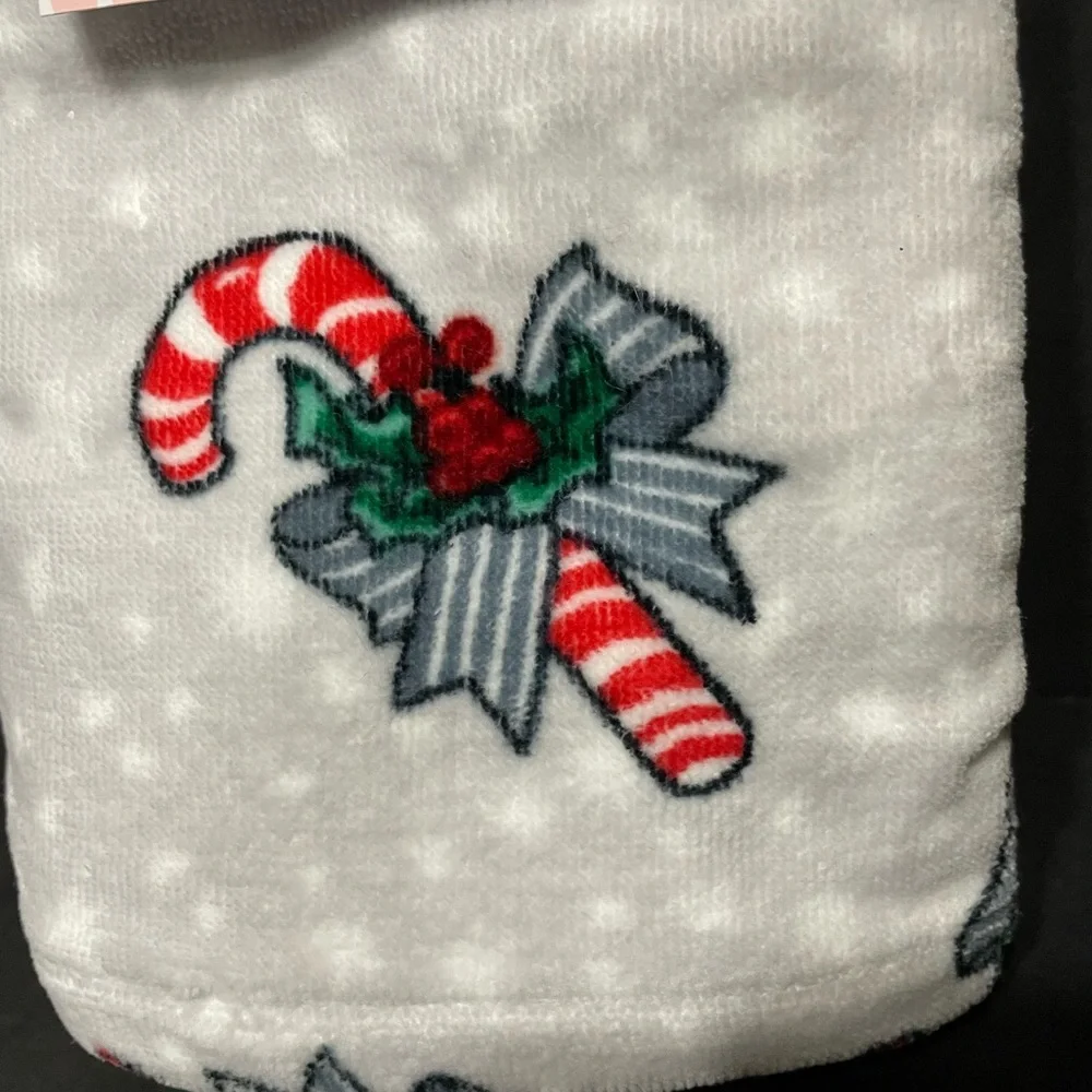 Betsey Johnson holiday hand towels, NWT